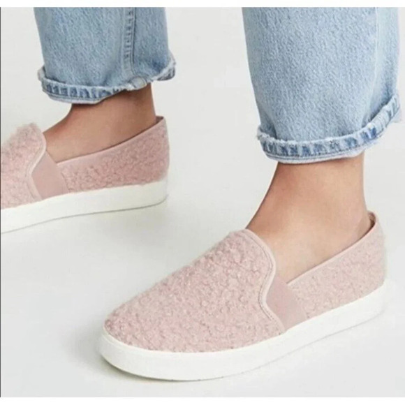 VINCE sz. 8M Shearling Fuzzy Blair Slip On Sneaker Flats Pink Faux Fur Leather - Picture 2 of 12